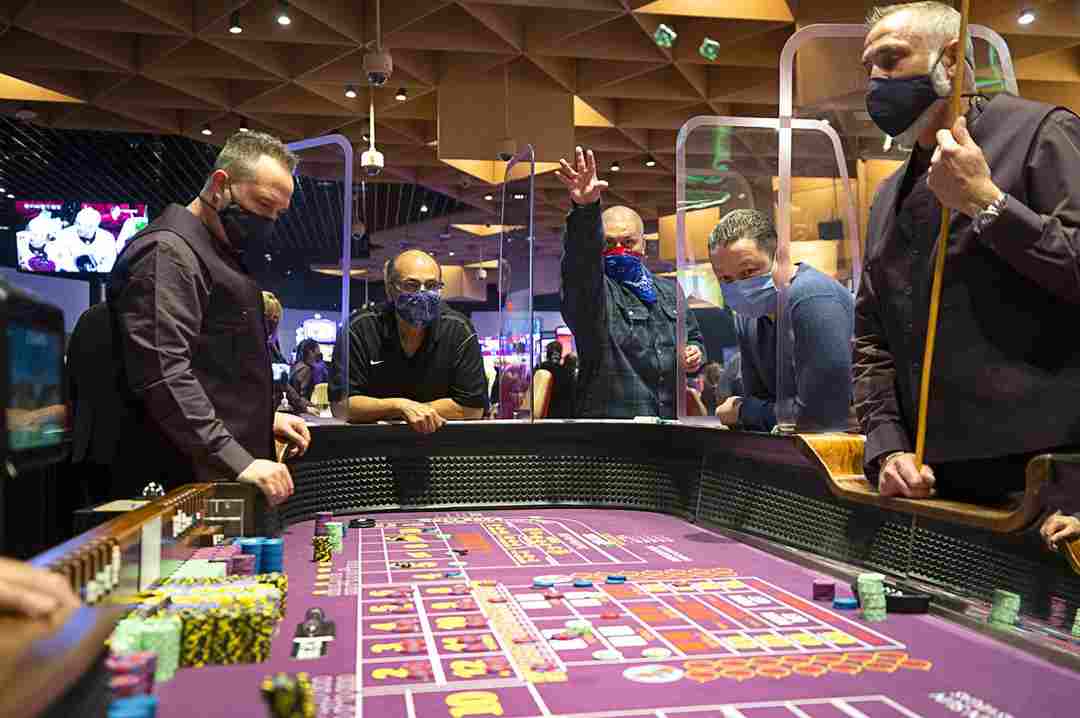 Casino với hàng trăm trò chơi hấp dẫn