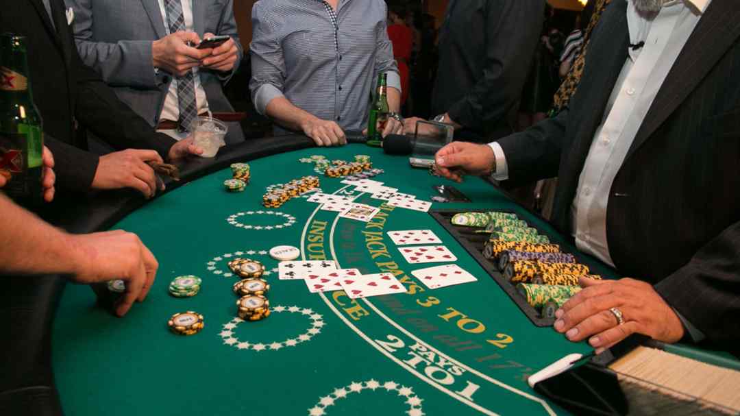 Blackjack là tựa game bài hấp dẫn ở Grand Dragon Resorts