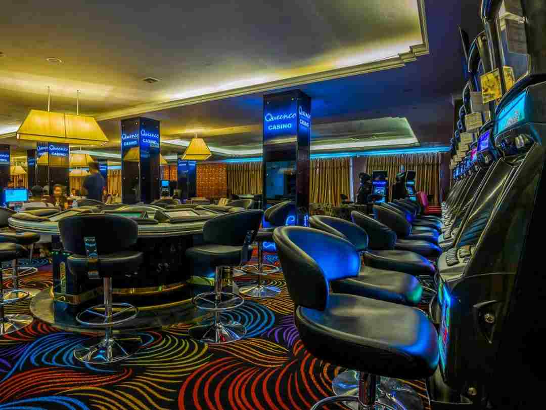 Queenco Casino mang đến những tựa game kinh điển, sảnh cược rộng lớn